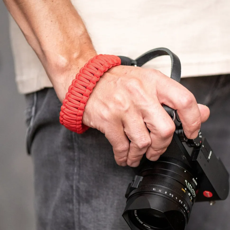 Leica Paracord Handstrap Black/Red by COOPH