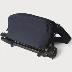 Moment Everything Sling 4L Navy