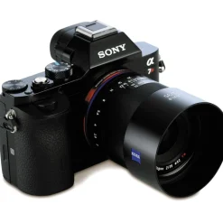 Zeiss Loxia 35mm f/2 Biogon T* Lens Sony E